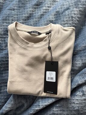 NWT cuts women’s short sleeve tee